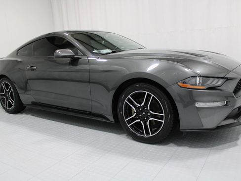 Used 2018 Ford Mustang Coupe w/ Equipment Group 101A RWD image 4
