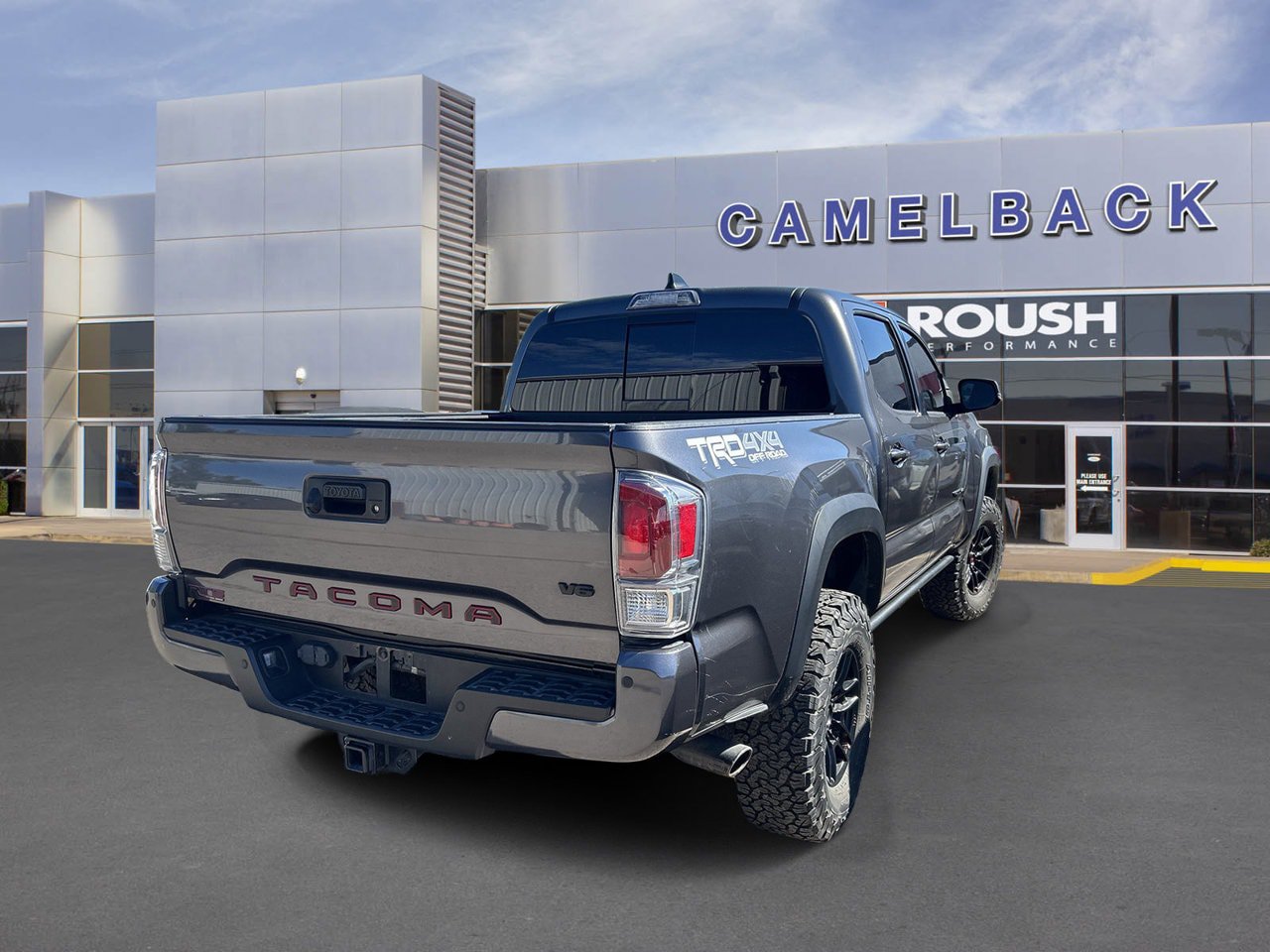 Used 2022 Toyota Tacoma TRD Off-Road AWD/4WD image 4