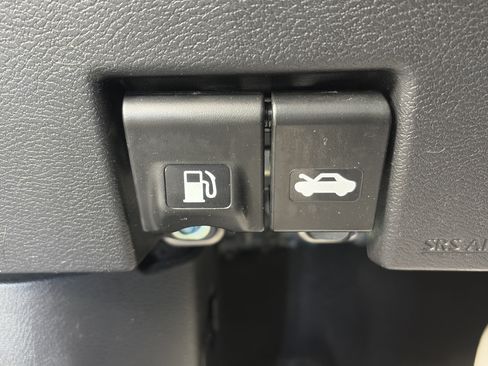 Certified 2023 Nissan Kicks SV FWD image 28