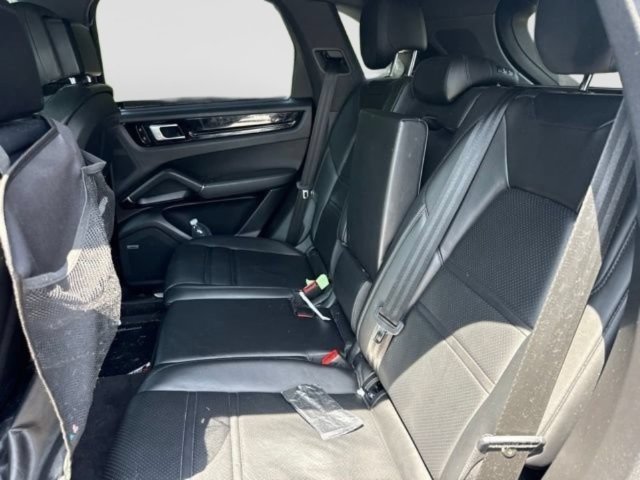 Used 2020 Porsche Cayenne AWD/4WD image 15