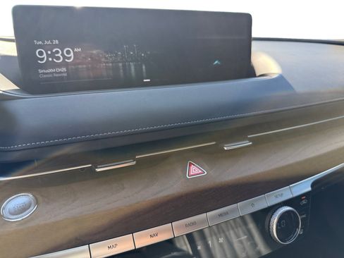 Used 2021 Genesis G80 2.5T w/ Prestige Package RWD image 12