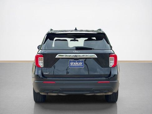 Used 2024 Ford Explorer XLT image 7