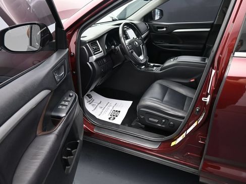 Used 2016 Toyota Highlander XLE AWD/4WD image 15