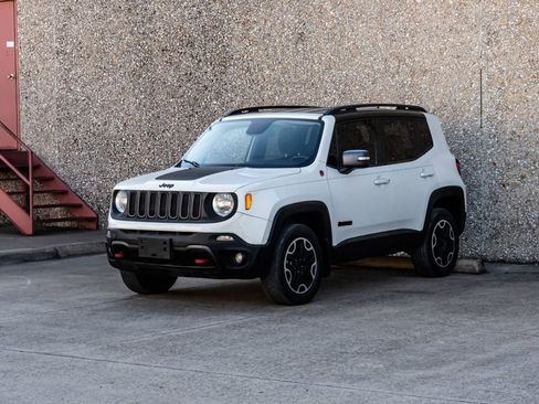 Used 2016 Jeep Renegade Trailhawk AWD/4WD image 4