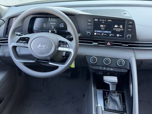 New 2026 Hyundai Elantra SE image 11