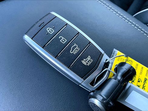 Used 2020 Genesis G70 2.0T w/ Prestige Package image 14