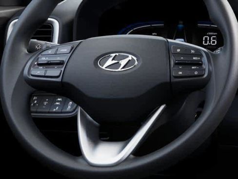 New 2025 Hyundai Venue SE image 15