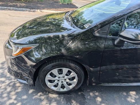 Used 2020 Toyota Corolla LE FWD image 2