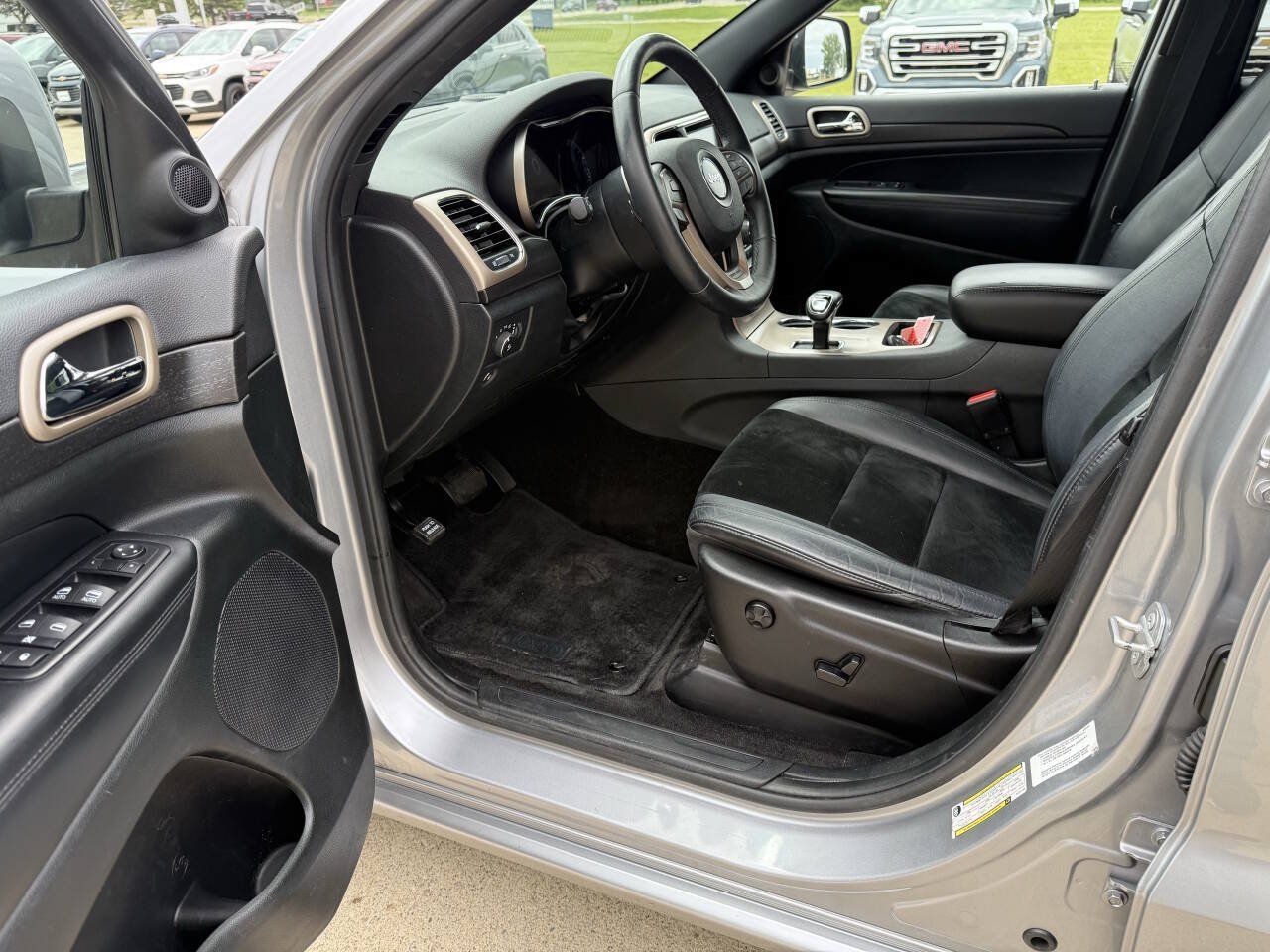 Used 2015 Jeep Grand Cherokee Altitude AWD/4WD image 5