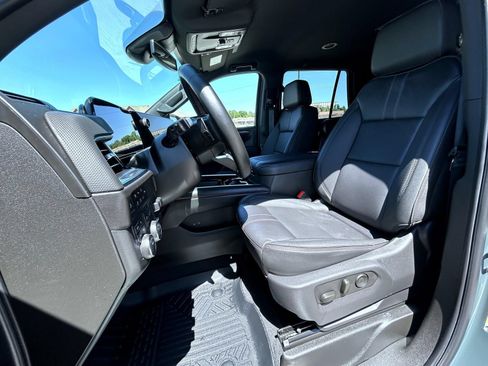 Used 2025 Chevrolet Tahoe RST w/ Comfort Package AWD/4WD image 10