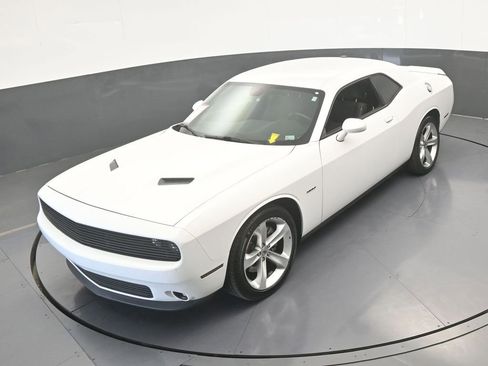 Used 2018 Dodge Challenger R/T image 41
