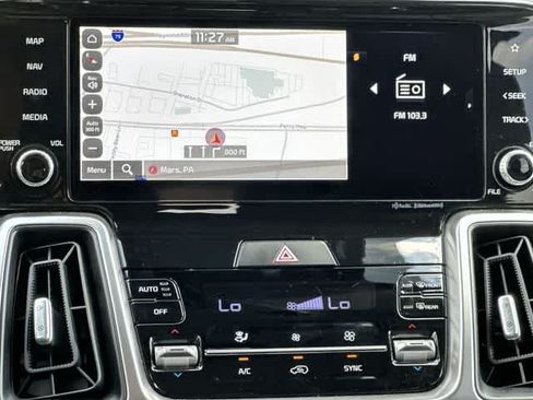 Used 2023 Kia Sorento S w/ Panoramic Sunroof Package AWD/4WD image 13