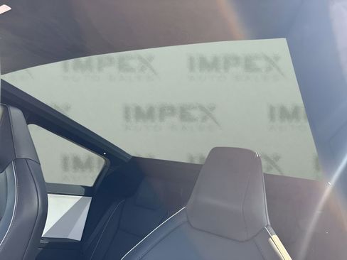 Used 2024 Tesla Cybertruck AWD Crew Cab image 11