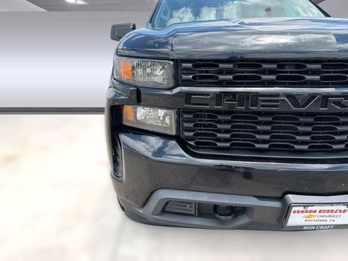 Used 2020 Chevrolet Silverado 1500 Custom w/ Custom Value Package RWD image 10