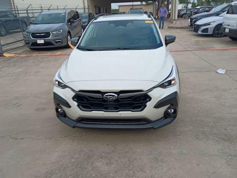 Used 2025 Subaru Crosstrek 2.0i Premium image 5