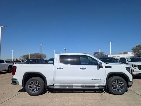New 2026 GMC Sierra 1500 SLT w/ SLT Premium Plus Package AWD/4WD image 3