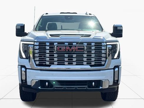 Used 2025 GMC Sierra 2500 Denali AWD/4WD image 9
