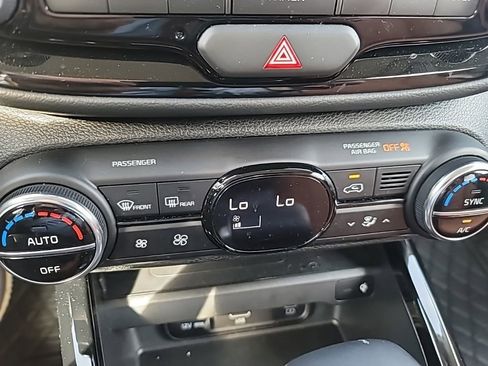 Used 2025 Kia Soul EX image 23