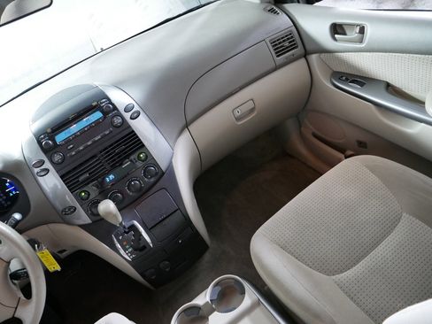 Used 2006 Toyota Sienna LE FWD image 11