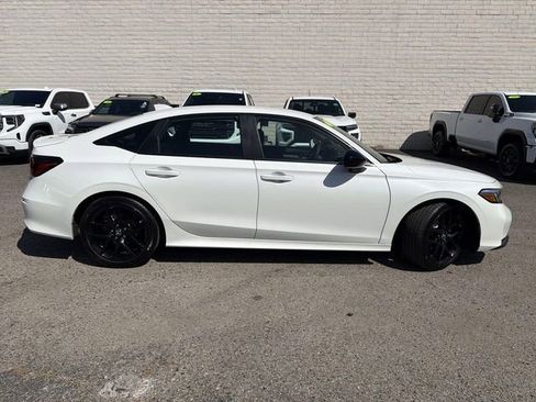 Used 2025 Honda Civic Sport image 3
