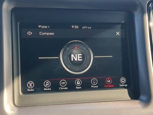 Used 2022 Dodge Challenger SXT image 20