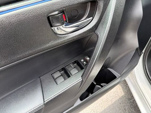 Certified 2017 Toyota Corolla SE w/ Carpet Mat Package (TMS) FWD image 19