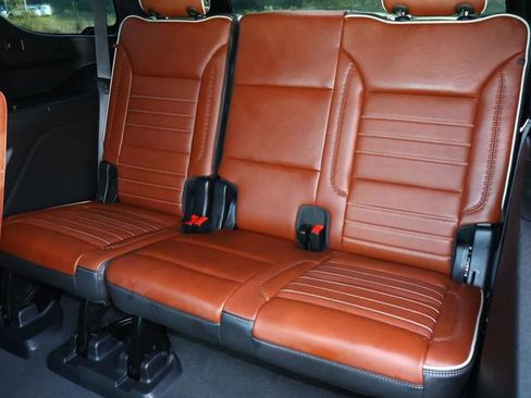 Used 2024 GMC Yukon Denali Ultimate image 25