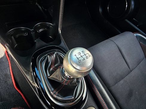 Used 2015 Honda CR-Z EX image 10