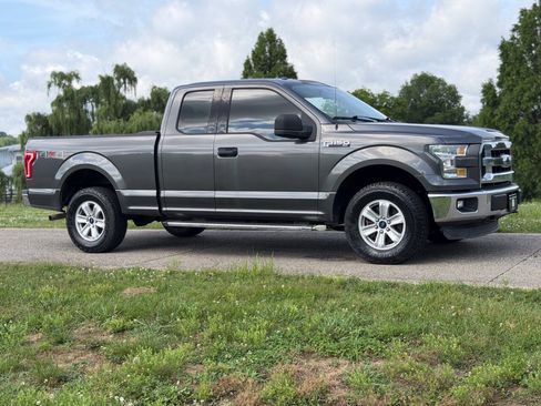 Used 2015 Ford F150 XLT AWD/4WD image 11