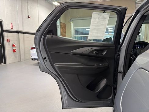 Used 2024 Chevrolet TrailBlazer LS image 27