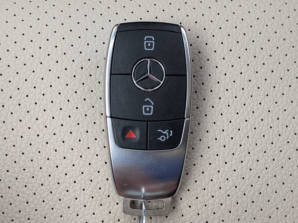 Used 2022 Mercedes-Benz GLE 350 4MATIC image 32