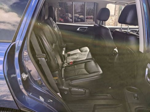 Used 2018 Nissan Pathfinder SL w/ SL Premium Package AWD/4WD image 16