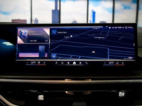 Certified 2025 BMW X7 xDrive40i w/ Premium Package image 18