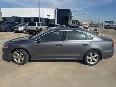 Used 2015 Volkswagen Passat 1.8T Limited Edition image 9