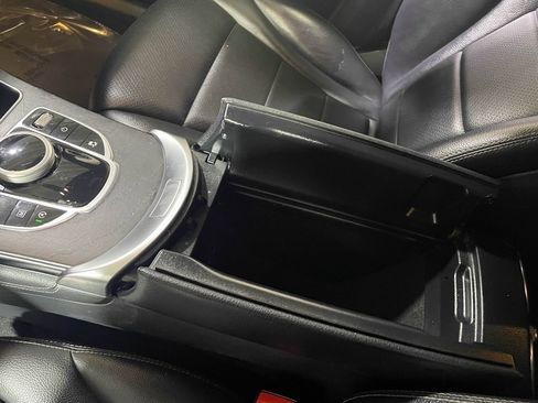 Used 2019 Mercedes-Benz GLC 300 4MATIC w/ AMG Line image 34