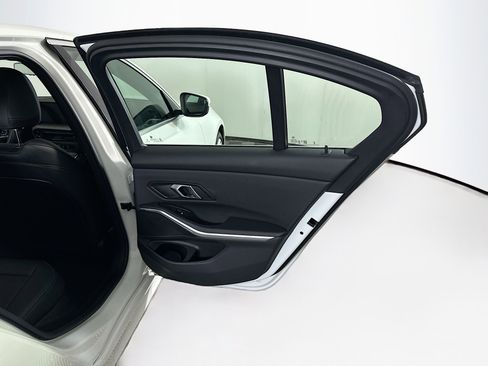 Used 2025 BMW 330i Sedan image 32