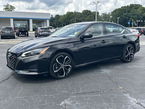 Used 2024 Nissan Altima 2.5 SR FWD image 4