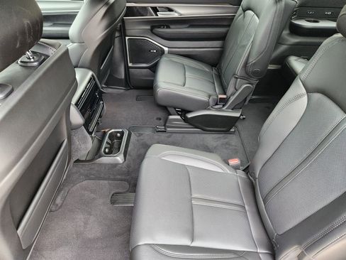 New 2026 Jeep Grand Wagoneer 4WD image 40
