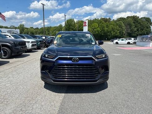 Used 2024 Toyota Grand Highlander FWD image 2