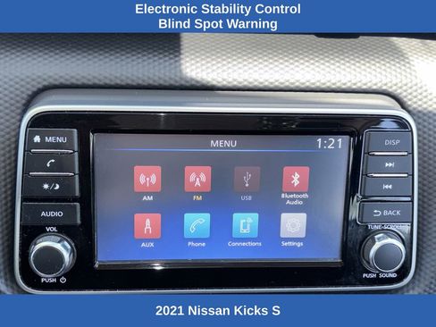 Used 2021 Nissan Kicks S image 10