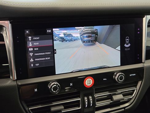 Certified 2026 Porsche Macan Turbo AWD/4WD image 21