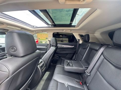 Used 2019 Cadillac XT5 Luxury AWD/4WD image 2