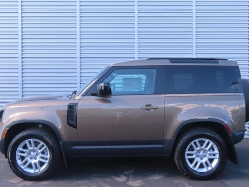 Used 2023 Land Rover Defender 90 S image 8