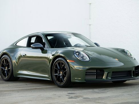 Used 2026 Porsche 911 Carrera T image 2