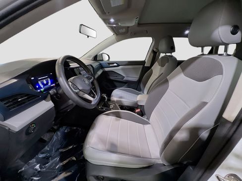 Used 2022 Volkswagen Taos SE image 14