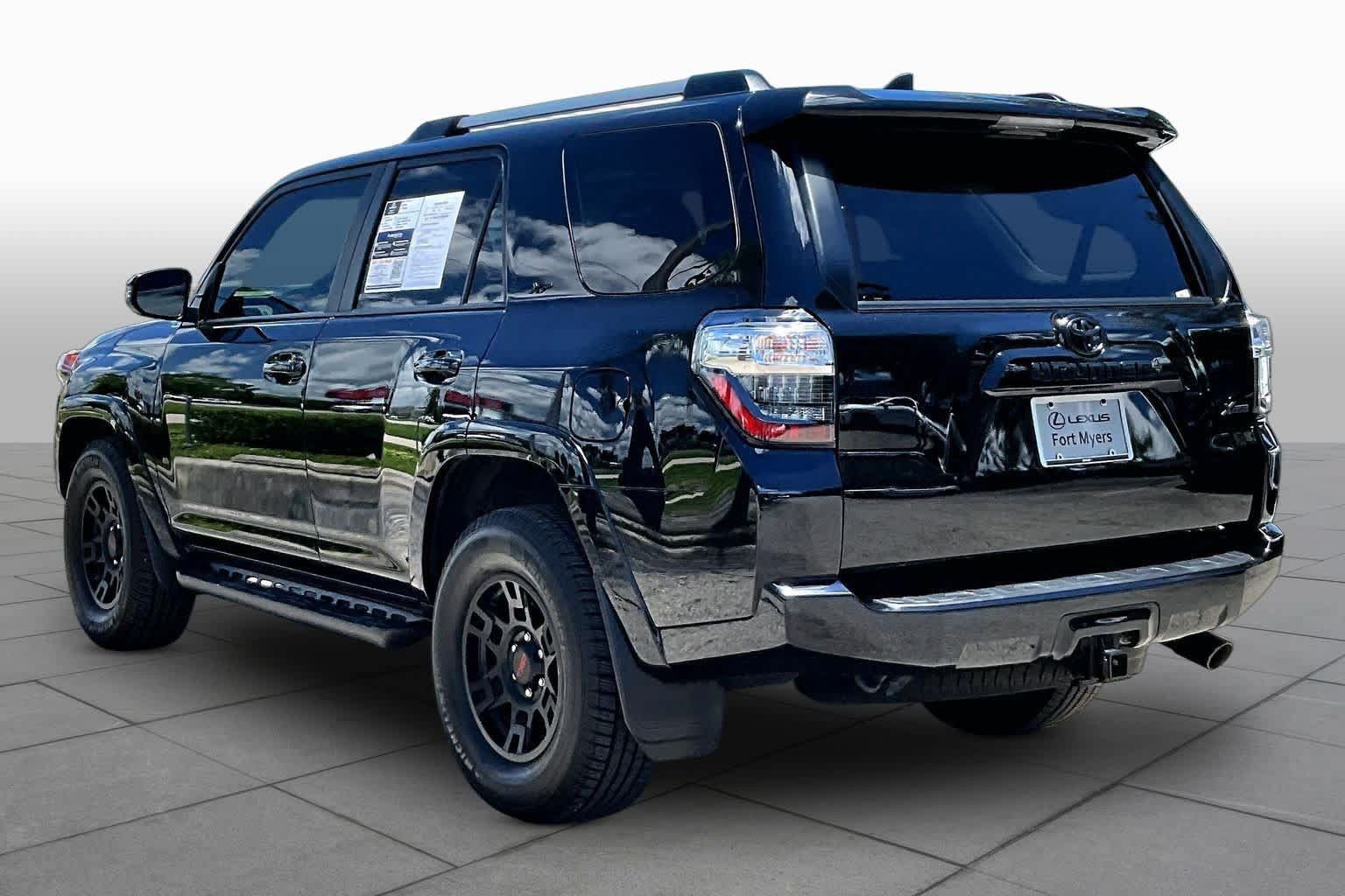 Used 2022 Toyota 4Runner SR5 Premium w/ Moonroof Package RWD image 12