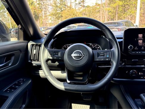 Used 2025 Nissan Pathfinder Rock Creek AWD/4WD image 13