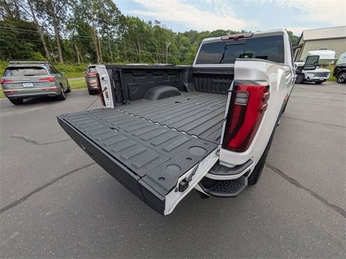 Used 2024 GMC Sierra 3500 Denali Ultimate image 33