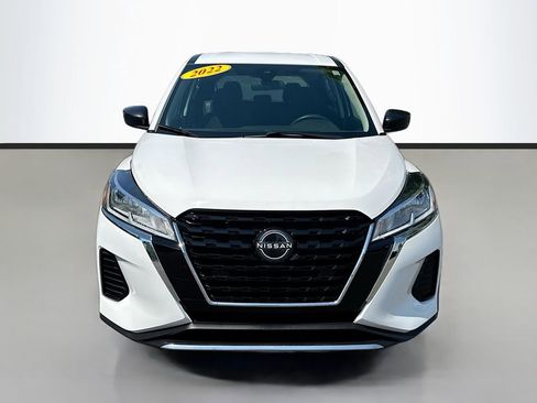 Used 2022 Nissan Kicks S FWD image 2