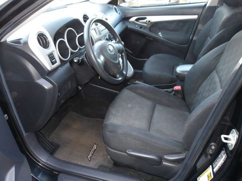 Used 2010 Toyota Matrix S image 11